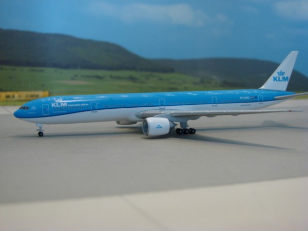 Boeing 777-300ER KLM Royal Dutch Airlines