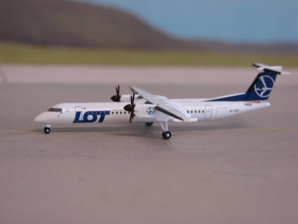 Bombardier Q400 LOT Polish Airlines