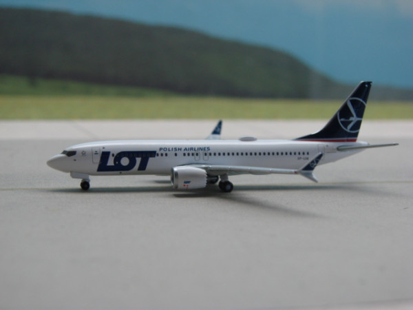 Boeing 737 Max 8 LOT Polish Airlines