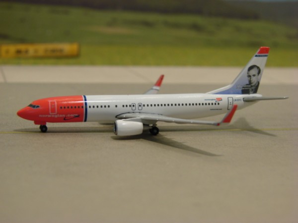 Boeing 737-800WL Norwegian Air Shuttle