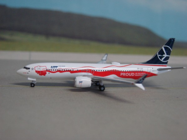 Boeing 737 Max 8 LOT Polish Airlines