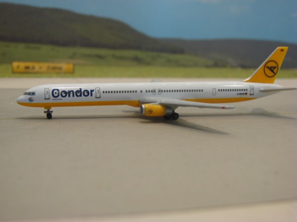 Boeing 757-300 Condor