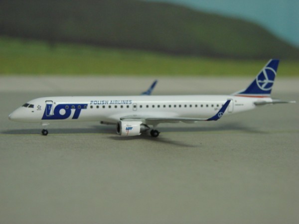 Embraer E195 LOT Polish Airlines
