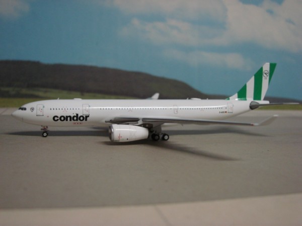 Airbus A330-200 Condor