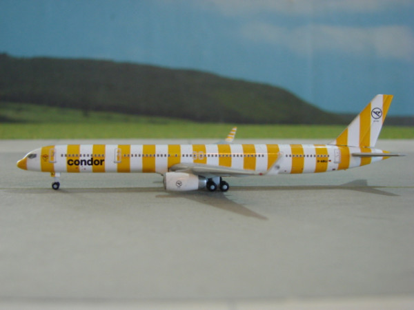 Boeing 757-300 Condor