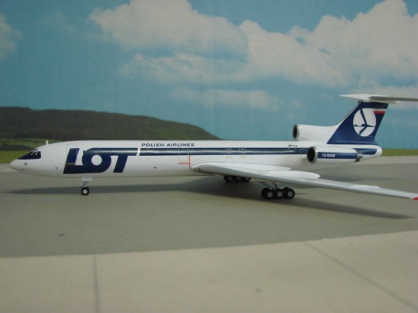 Tupolev TU-154M LOT Polish Airlines