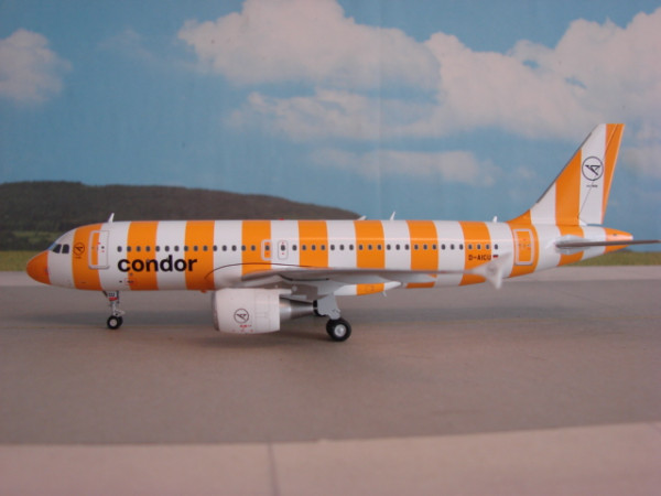 Airbus A320-200 Condor